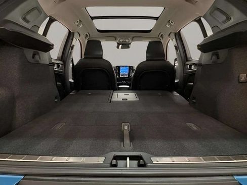 Used 2025 Volvo XC40 B5 Plus AWD/4WD image 86
