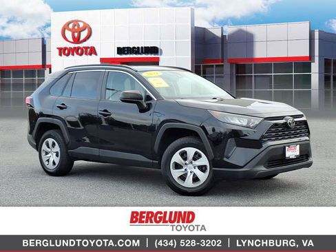 Used 2021 Toyota RAV4 LE AWD/4WD image 1