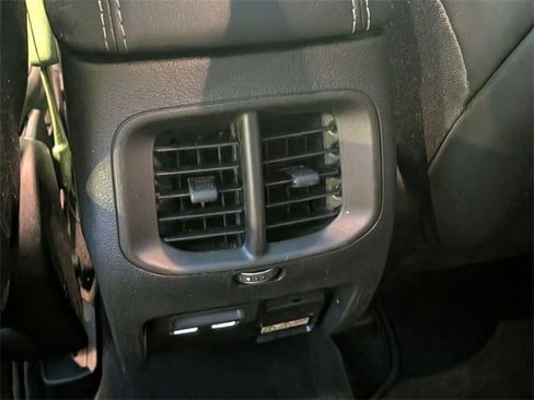 Certified 2020 Jeep Cherokee Latitude Lux w/ Comfort/Convenience Group image 27