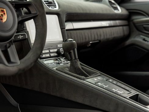 Used 2025 Porsche 718 Cayman GT4 RS w/ Weissach Package image 35