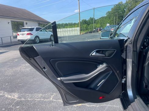 Used 2019 Mercedes-Benz CLA 250 image 16