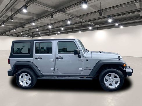 Used 2018 Jeep Wrangler Unlimited Sport w/ Connectivity Group image 8