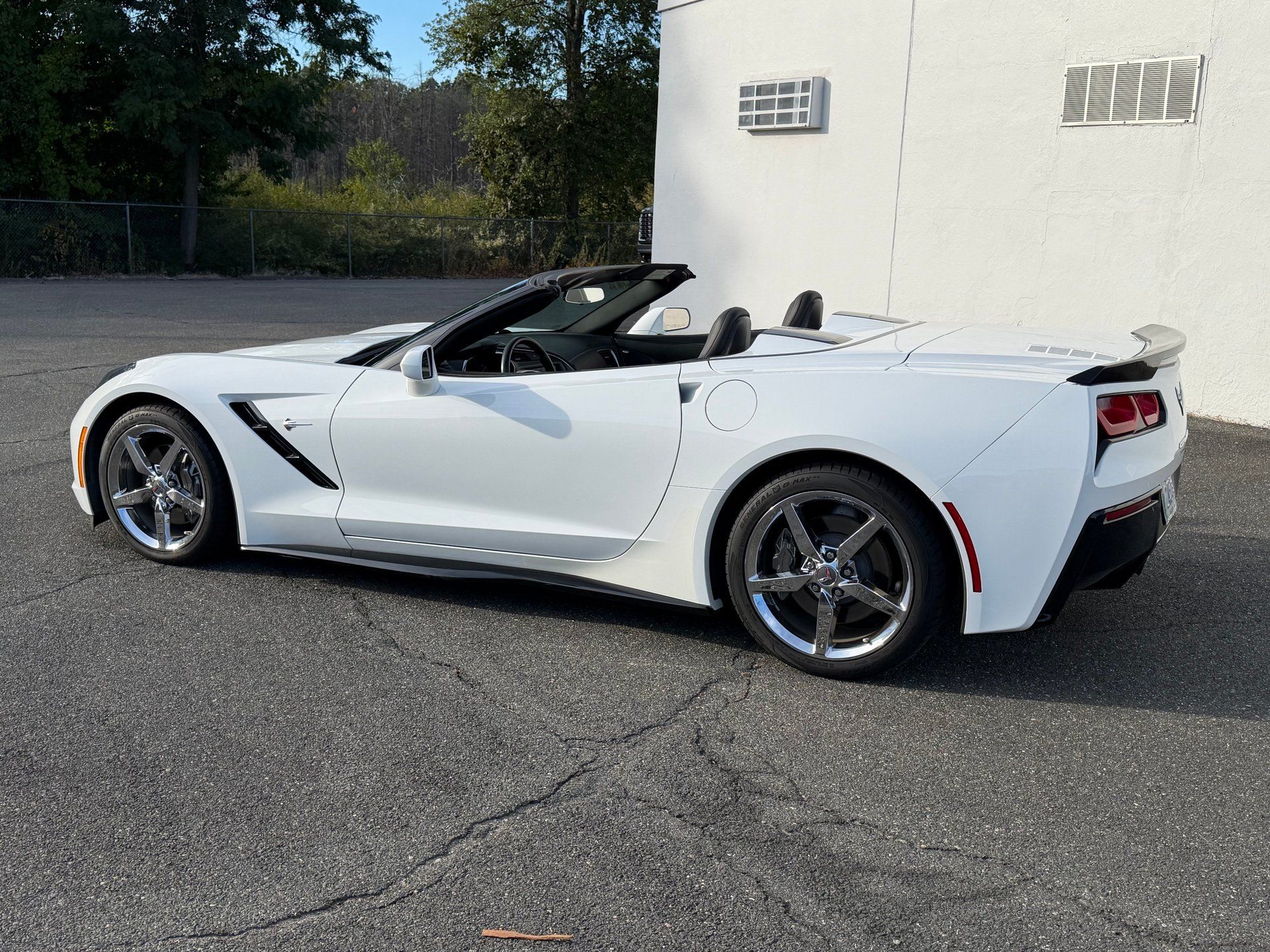 Used 2014 Chevrolet Corvette Stingray Convertible w/ Battery Protection Package RWD image 3