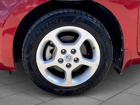 Used 2012 Nissan Leaf SV image 10