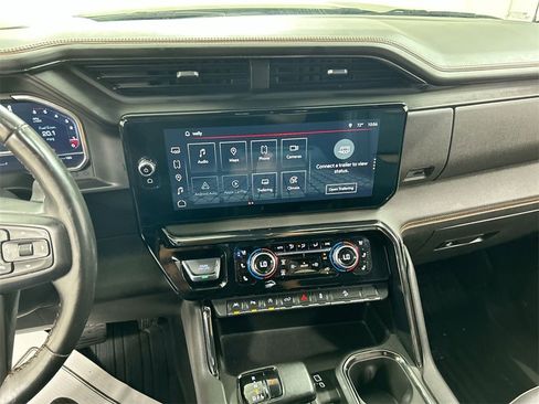 Used 2023 GMC Sierra 1500 AT4 image 18