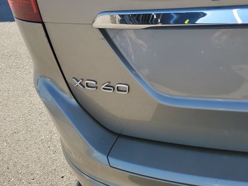 Used 2016 Volvo XC60 T5 Platinum FWD image 7