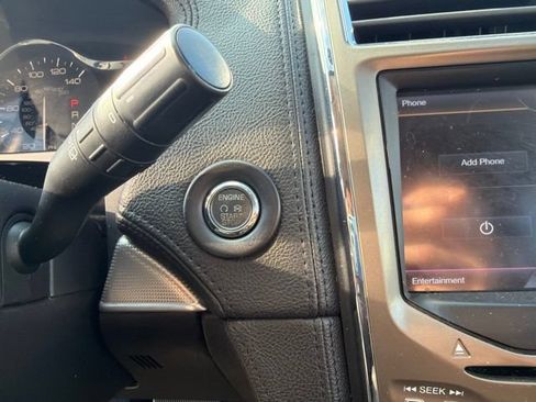 Used 2012 Lincoln MKX FWD image 25