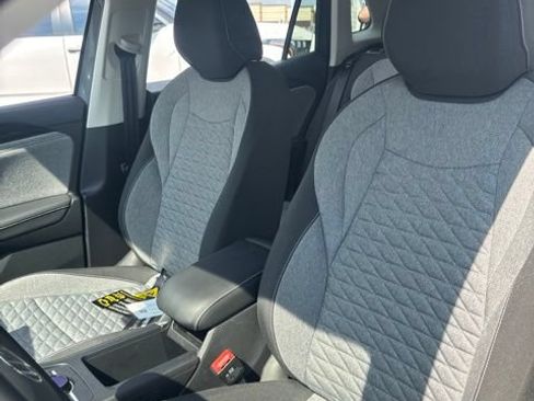 Used 2025 Volkswagen Tiguan S FWD image 15