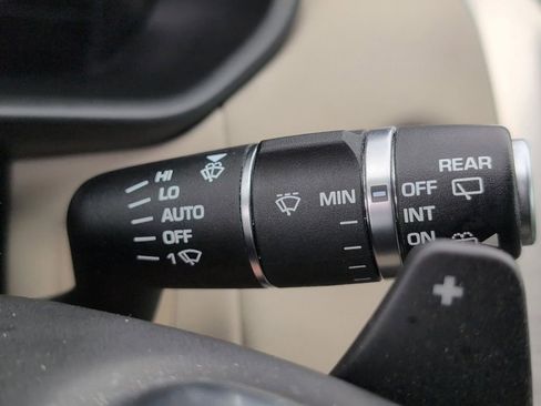 Used 2019 Land Rover Discovery HSE image 28