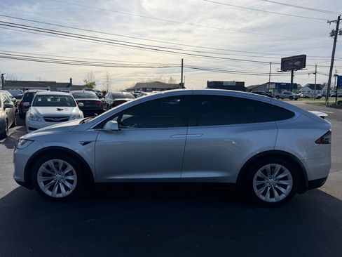 Used 2018 Tesla Model X 75D image 6