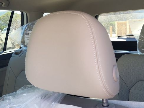 New 2026 Volkswagen Atlas SEL image 10