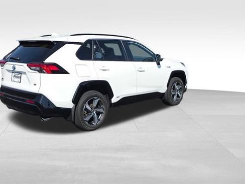 Used 2024 Toyota RAV4 SE w/ Weather & Moonroof Package AWD/4WD image 5