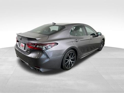 Used 2022 Toyota Camry SE w/ Convenience Package FWD image 7