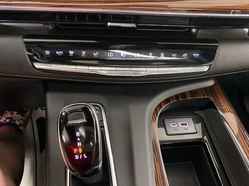 Certified 2023 Cadillac Escalade ESV Premium Luxury AWD/4WD image 46