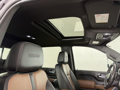 Used 2021 Chevrolet Silverado 2500 High Country w/ Z71 Off-Road Package AWD/4WD image 13