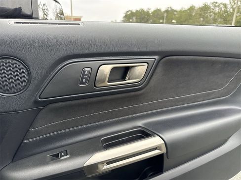 Used 2018 Ford Mustang Shelby GT350 w/ Convenience Package image 25