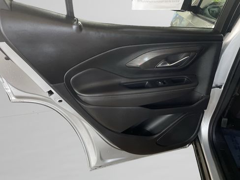 Used 2022 GMC Terrain SLE w/ Driver Convenience Package image 10