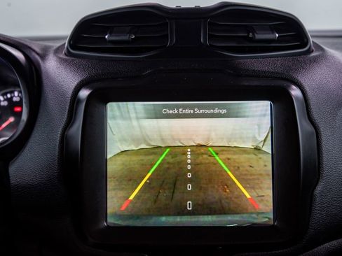 Used 2023 Jeep Renegade Latitude image 24