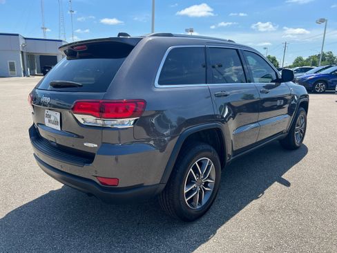 Used 2020 Jeep Grand Cherokee Laredo w/ Quick Order Package 2BN North image 7