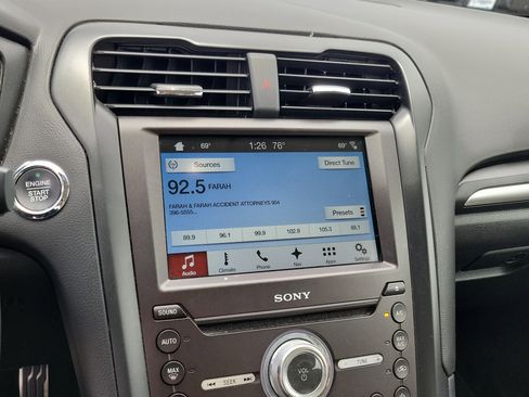 Used 2018 Ford Fusion Titanium image 16