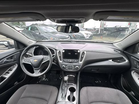 Used 2022 Chevrolet Malibu LT FWD image 21