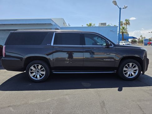 Used 2016 GMC Yukon XL SLE w/ Convenience Package RWD image 2