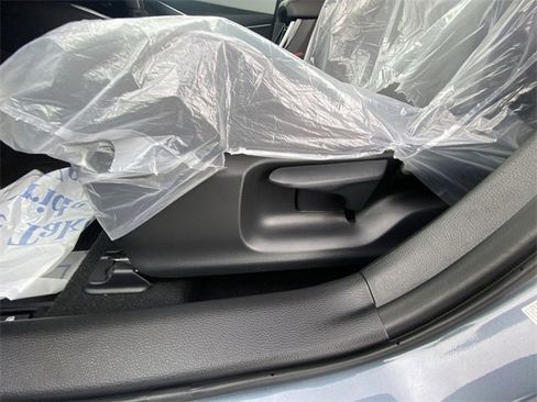 Used 2025 Toyota Corolla SE image 13