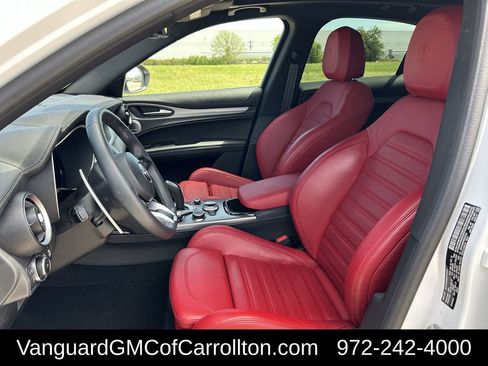 Used 2024 Alfa Romeo Stelvio Veloce image 28