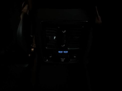 Used 2020 Jeep Grand Cherokee Limited w/ Luxury Group II AWD/4WD image 28