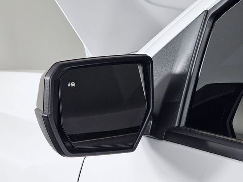 Used 2024 Chevrolet Colorado W/T w/ Safety Package image 12