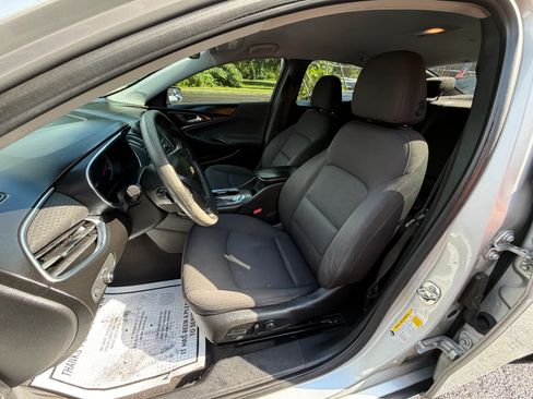 Used 2018 Chevrolet Malibu LT FWD image 21