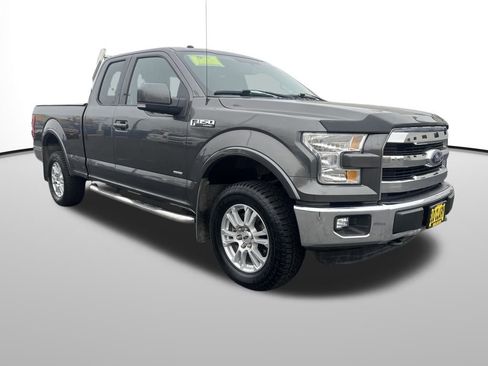 Used 2016 Ford F150 Lariat w/ Max Trailer Tow Package image 8