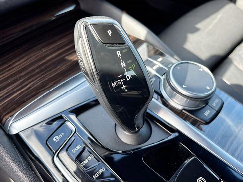 Used 2022 BMW 530i RWD image 17