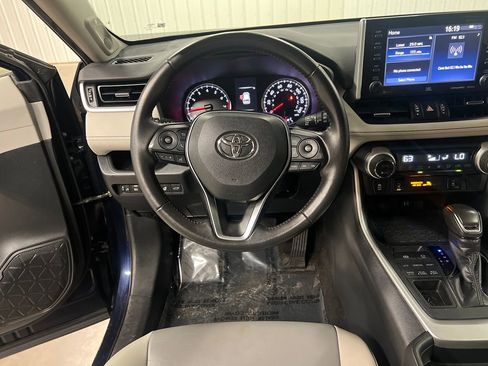 Used 2019 Toyota RAV4 XLE Premium w/ Cold Weather Package AWD/4WD image 17