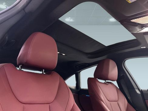 Used 2023 BMW i4 eDrive35 image 16