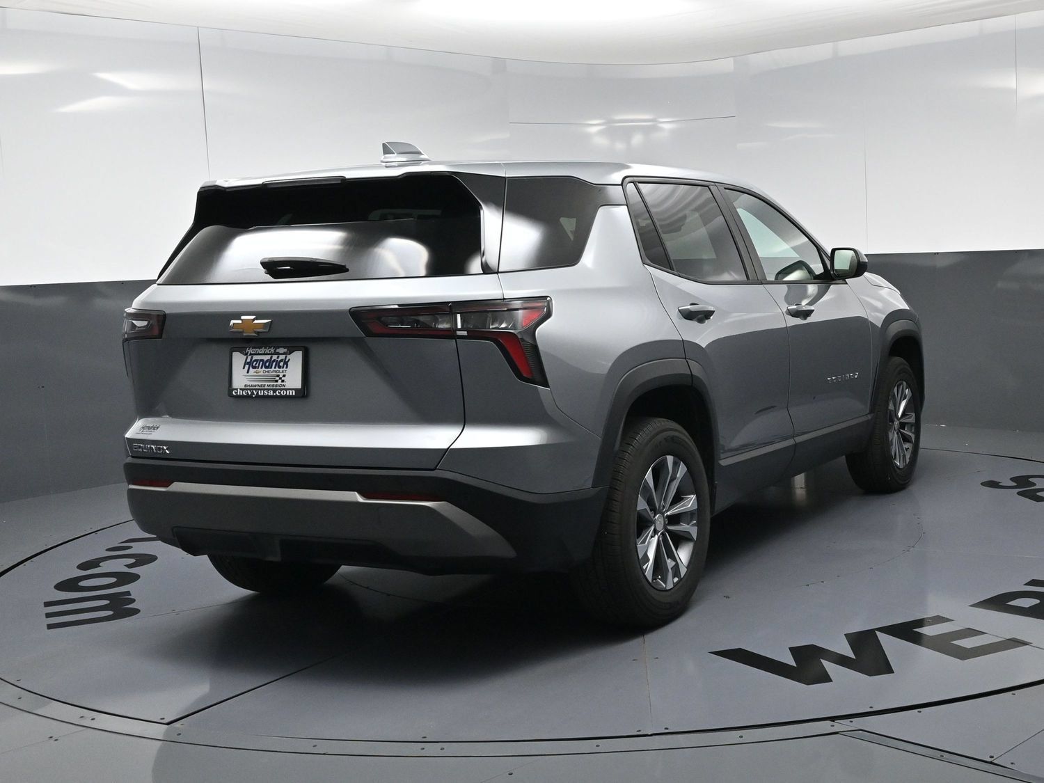 Used 2026 Chevrolet Equinox LT FWD image 9