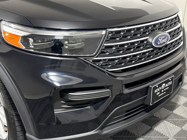 Used 2023 Ford Explorer XLT AWD/4WD image 12
