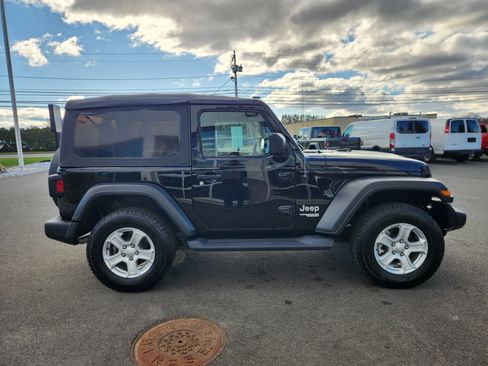 Used 2018 Jeep Wrangler Sport AWD/4WD image 14