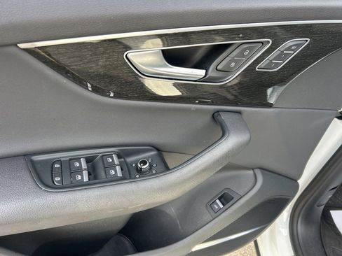 Used 2021 Audi Q7 2.0T Premium Plus w/ Executive Package image 5