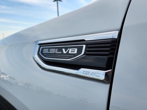 Used 2025 GMC Sierra 1500 SLE w/ Preferred Package AWD/4WD image 11