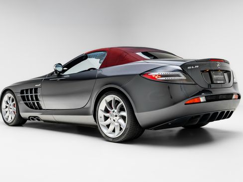 Used 2008 Mercedes-Benz SLR image 16
