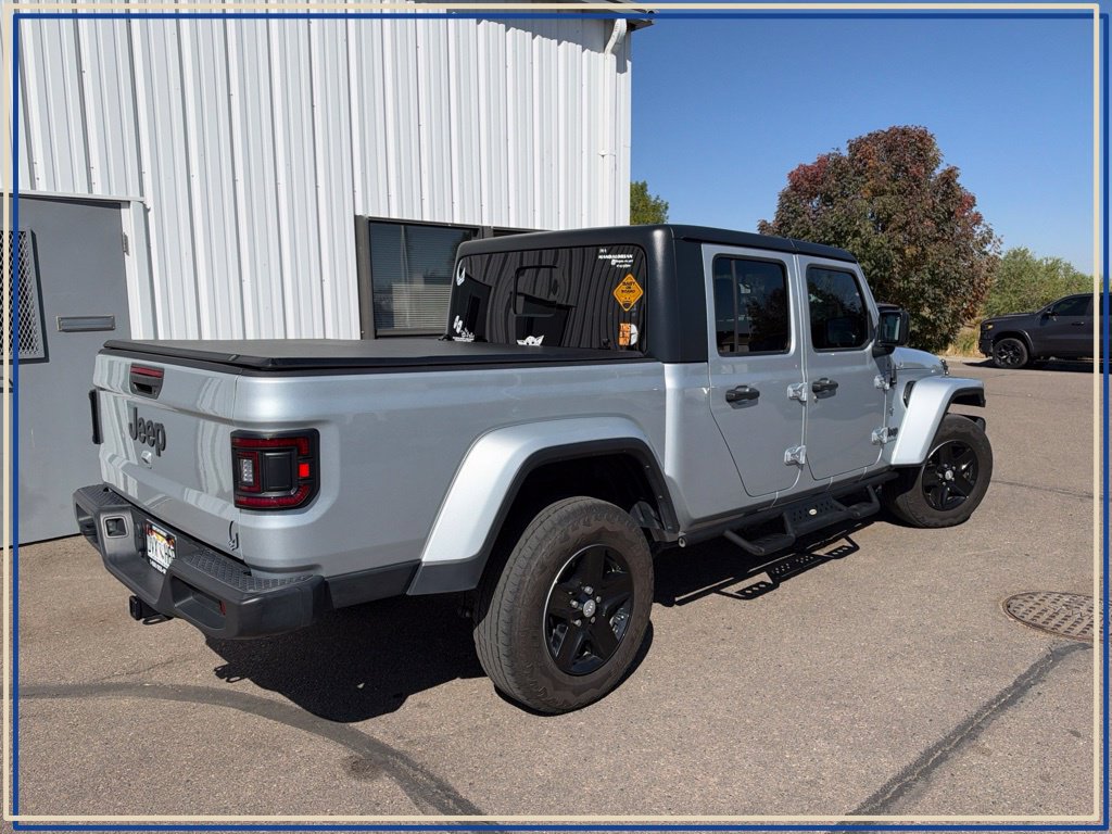 Used 2023 Jeep Gladiator Sport AWD/4WD image 3