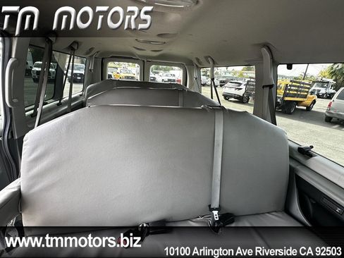 Used 2011 Ford E-350 and Econoline 350 XLT image 8