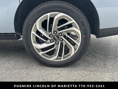 New 2026 Lincoln Navigator L Reserve AWD/4WD image 37