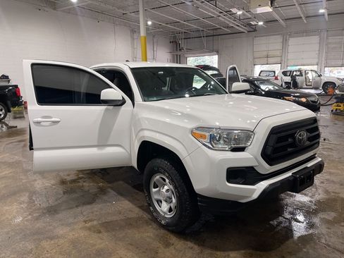 Used 2022 Toyota Tacoma SR w/ SR Convenience Package RWD image 23