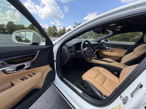 Used 2017 Volvo S90 T5 Momentum w/ Convenience Package FWD image 11