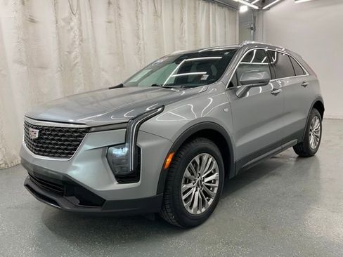 Used 2024 Cadillac XT4 Premium Luxury AWD/4WD image 4