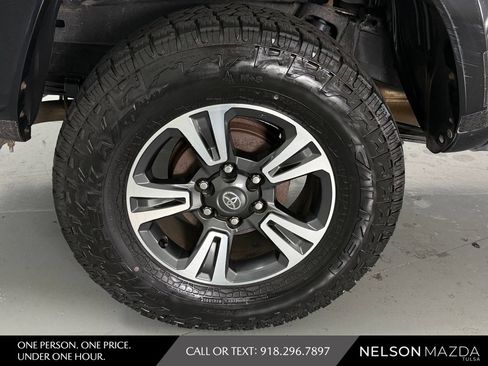 Used 2016 Toyota Tacoma TRD Sport w/ Towing Package AWD/4WD image 13