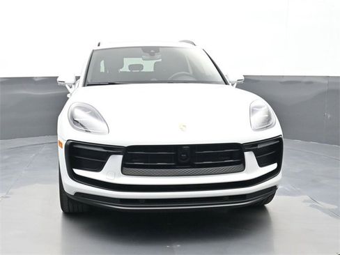 Used 2024 Porsche Macan w/ Premium Plus Package image 26