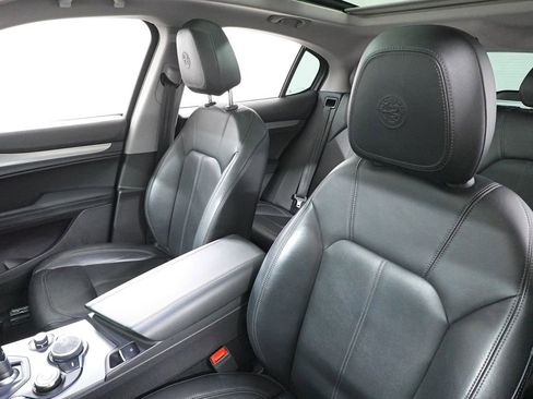 Used 2019 Alfa Romeo Stelvio Ti w/ TI Performance Package image 12